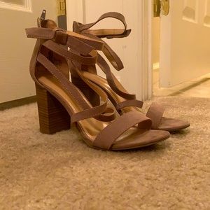 Lauren Conrad heeled sandals size 9